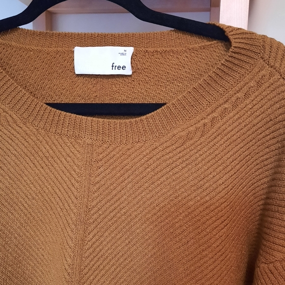 Wilfred tna sweater